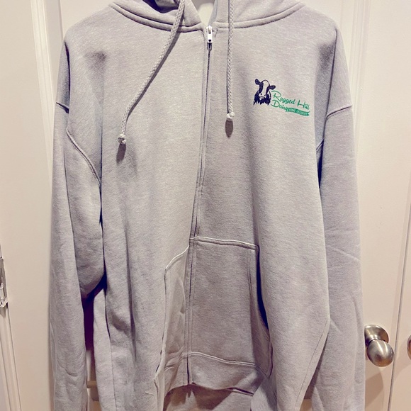 A brand new oversized sweatshirt! Supports a home-delivery farm good business. - Picture 2 of 4